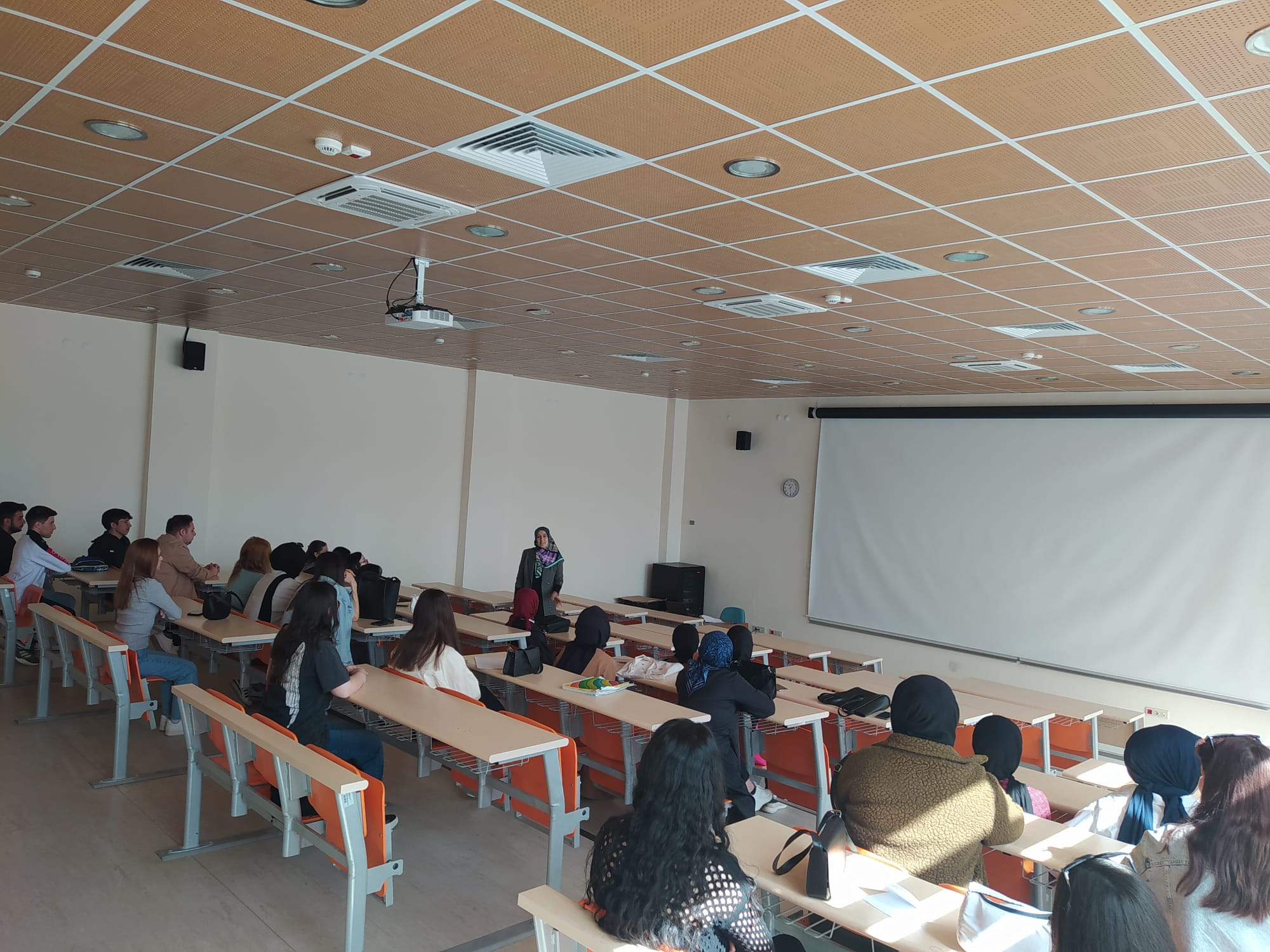 İnsan Kaynakları Yönetimi Programı 13 Mart 2025 Tarihli Staj ve Danışmanlık Toplantısı Gerçekleştirildi