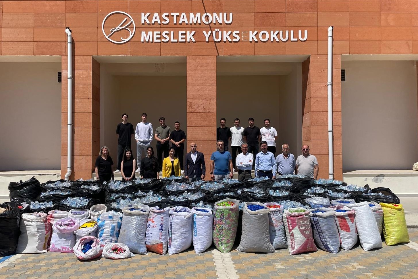 KMYO’dan Çevreye ve Topluma Duyarlı Geri Dönüşüm Projesi