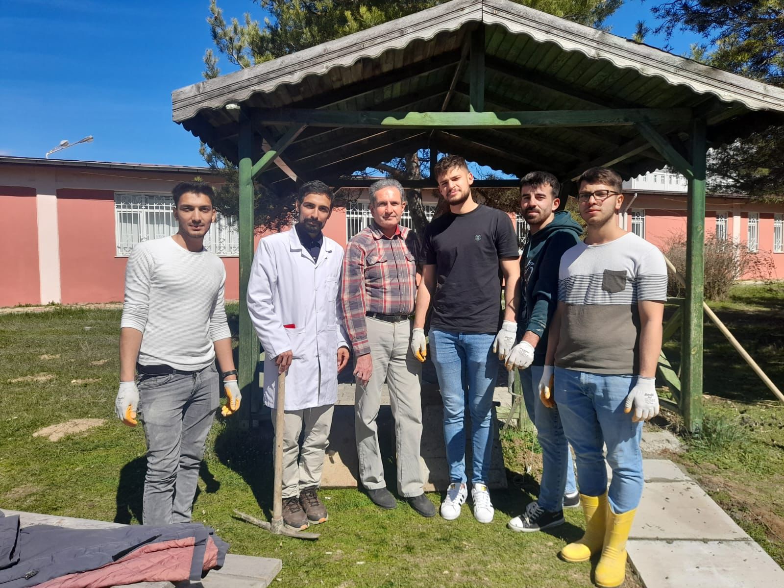 İnşaat Bölümü Öğrencilerinden Gönüllülük Çalışmaları