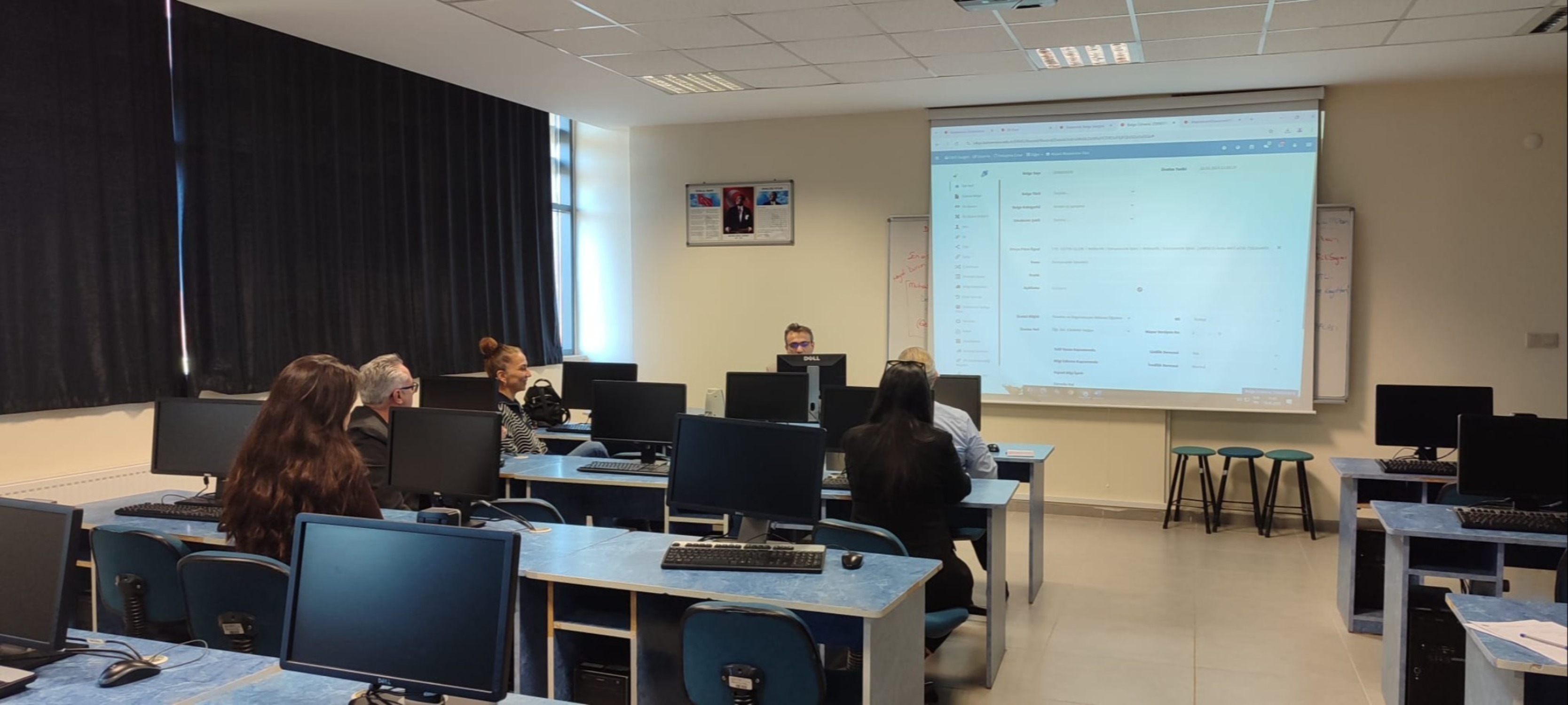 Meslek Yüksekokulumuzda Öğretim Elemanlarına Yönelik Elektronik Belge Gezgini Eğitimi Düzenlendi