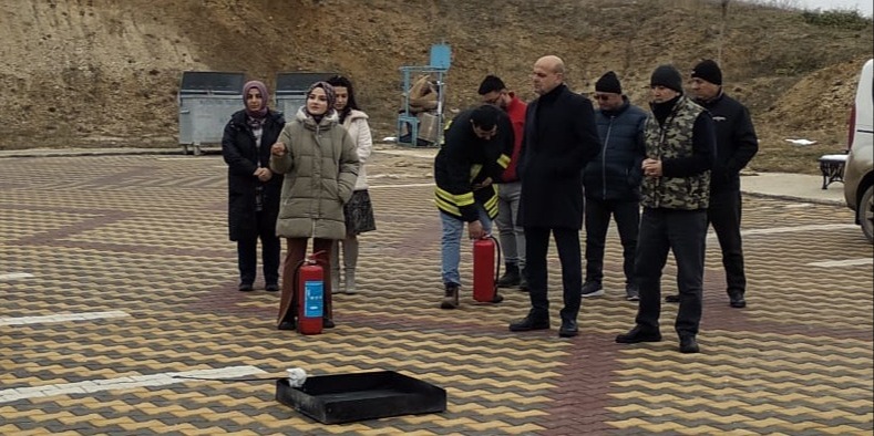 Yüksekokulumuzda Yangın Söndürme Tatbikatı Gerçekleştirildi