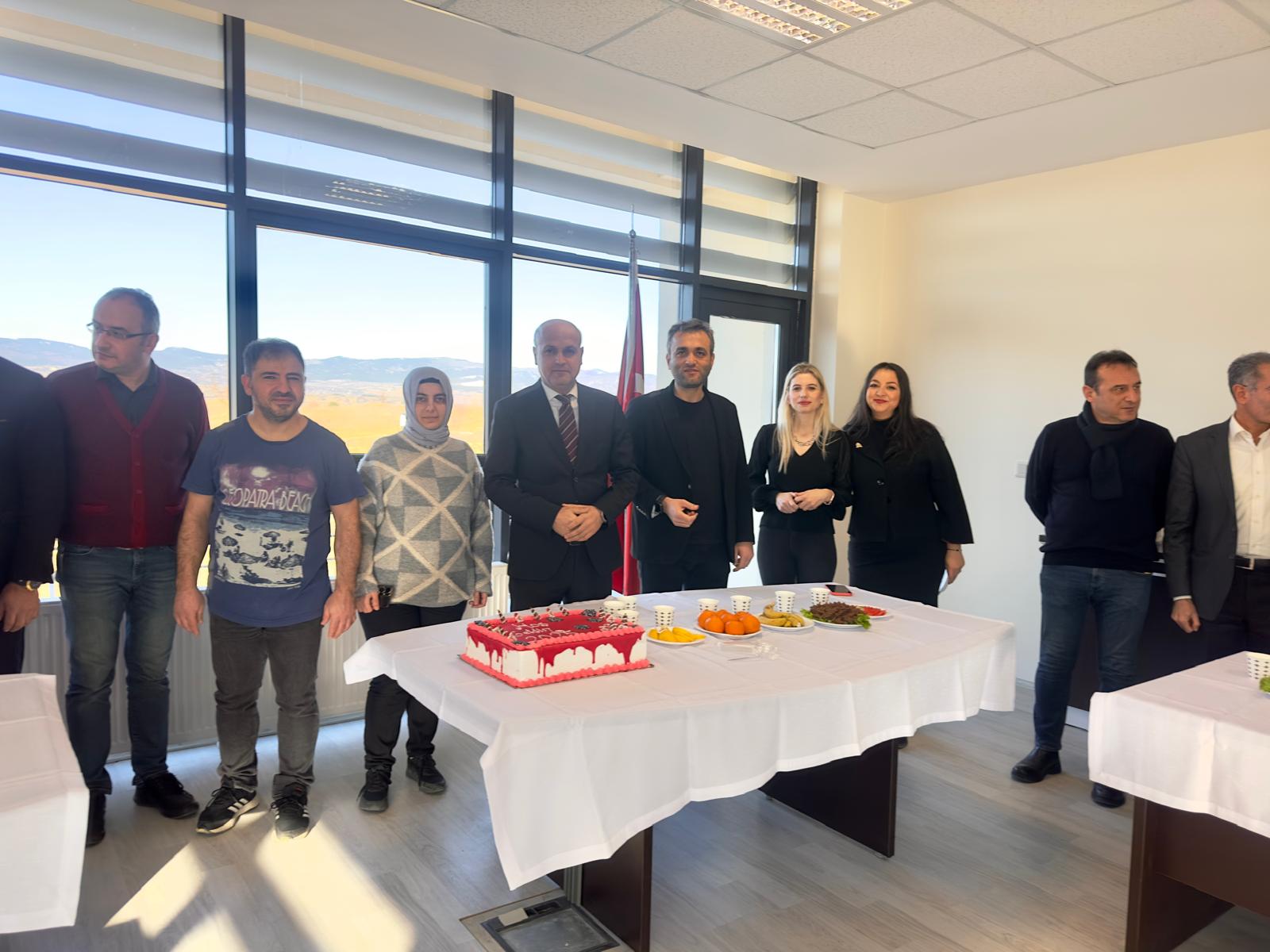 Kastamonu Meslek Yüksekokulu 2025 Yılbaşı Kutlaması Gerçekleştirildi
