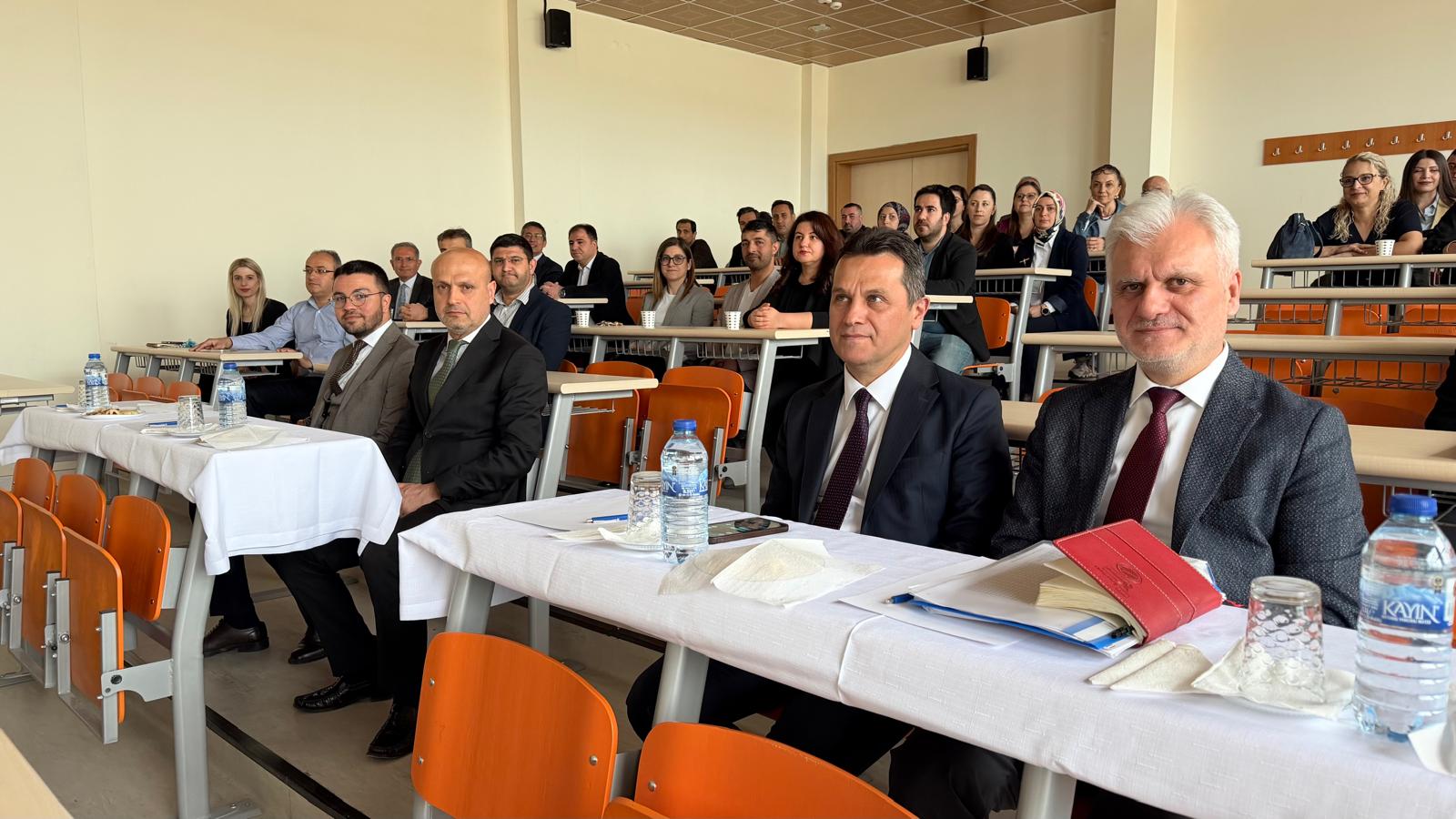Rektörümüz Sayın Prof. Dr. Ahmet Hamdi Topal Meslek Yüksekokulumuzun Akademik Kurulu’na Katıldı