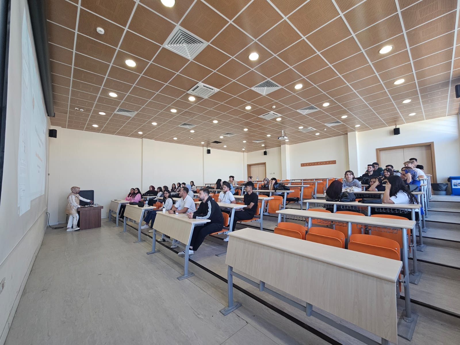 2025-2026 Eğitim-Öğretim Güz döneminde Tasarım Bölümü tarafından öğrencilere oryantasyon eğitimi düzenlendi.