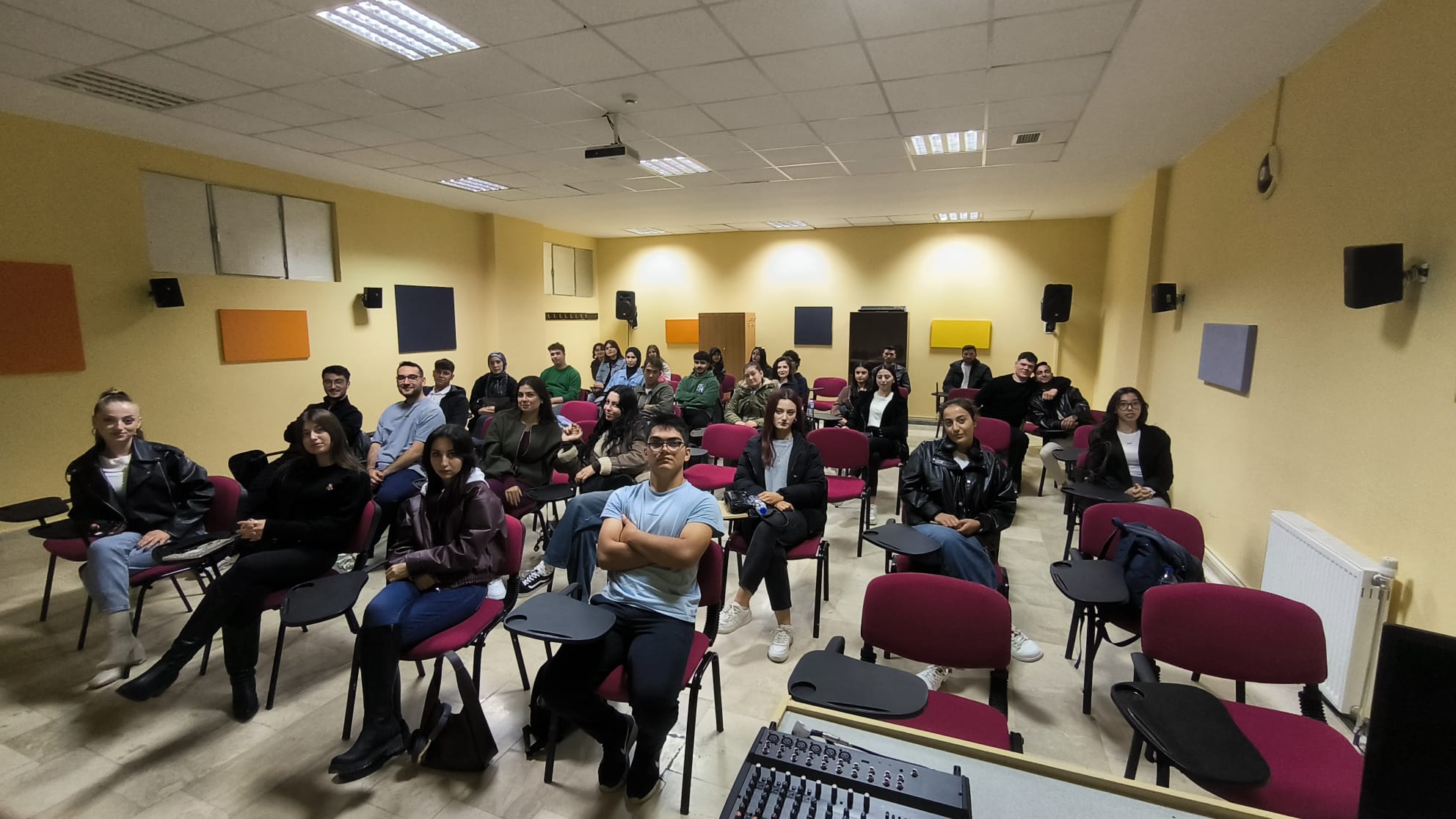 Danışman Öğretim Elemanları Öğrencilerle Danışmanlık Toplantıları Düzenledi