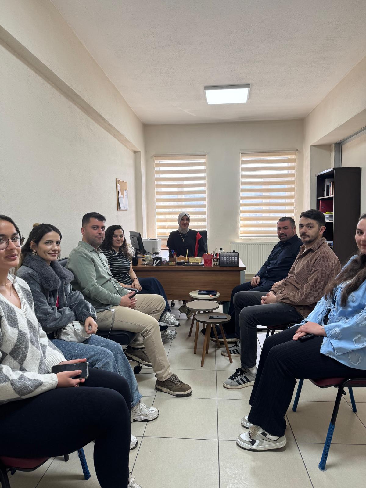 Mülkiyet Koruma ve Güvenlik Bölümü öğretim elemanları ve öğrenci temsilcileri ile Bölüm kurulu toplantısı gerçekleştirilmiştir.