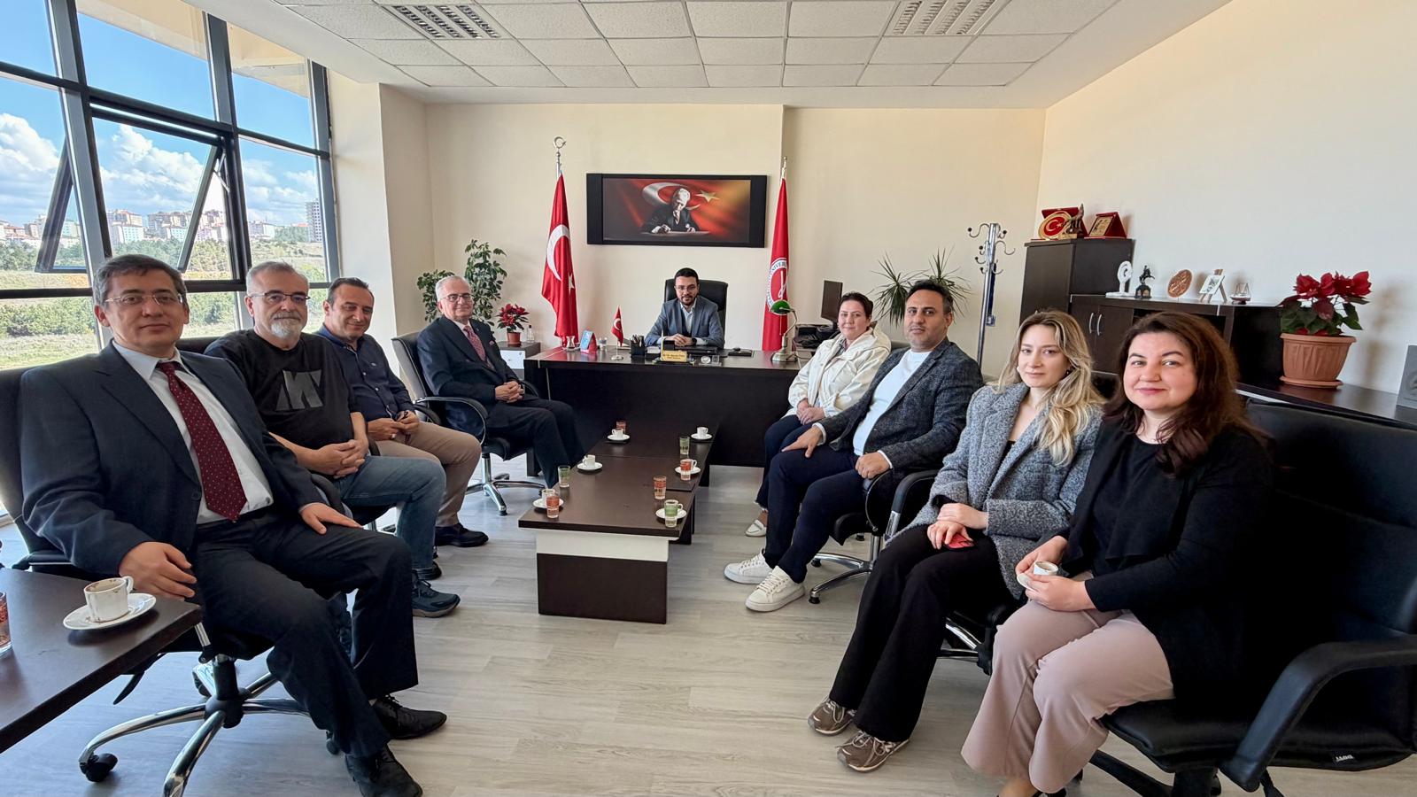 Kastamonulu İş İnsanı Metin Ünal, Meslek Yüksekokulumuzda Öğrencilerle Buluştu