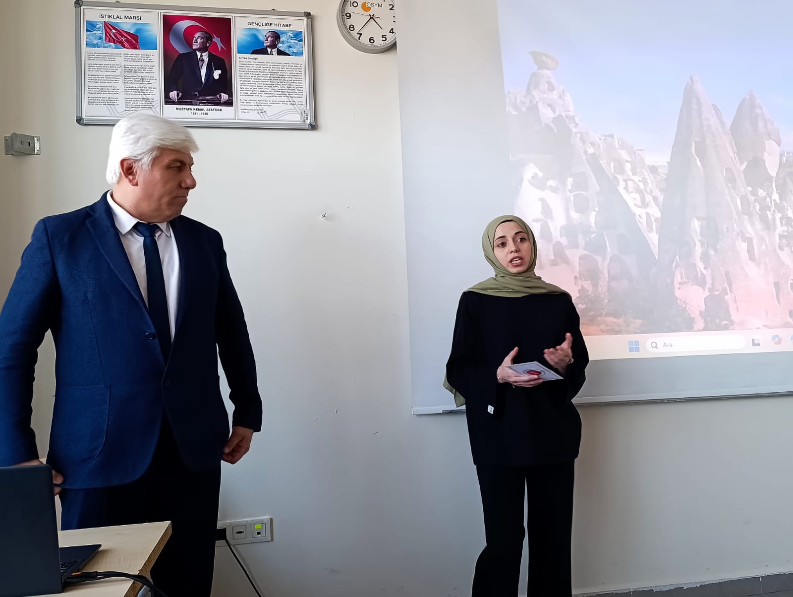 “Üniversite Gençliğinin Gelecek Kaygıları ve Medya Alanında Kariyer Yolculuğu” Semineri
