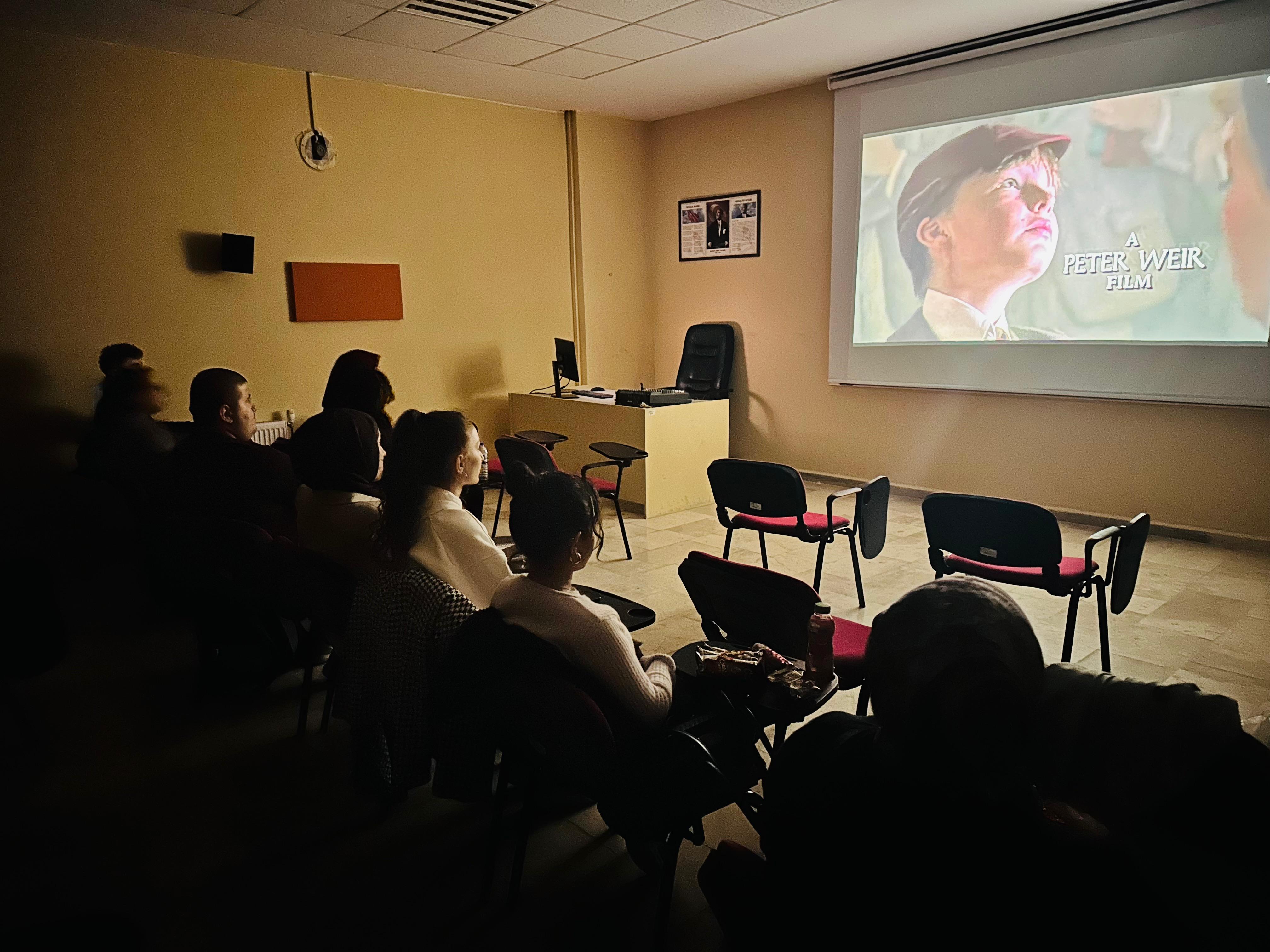 Sinema Filmi Gösterimleri “Ölü Ozanlar Derneği” ile Başladı