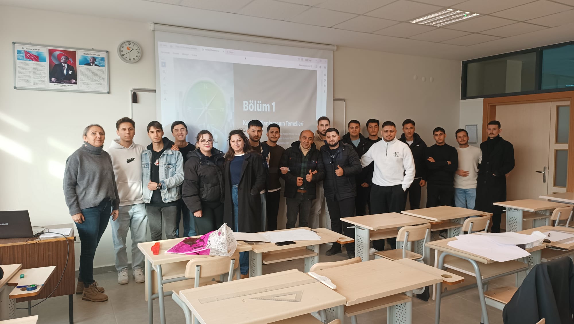 İnşaat Teknolojisi Programı Öğrencilerine Kariyer Odaklı Eğitim