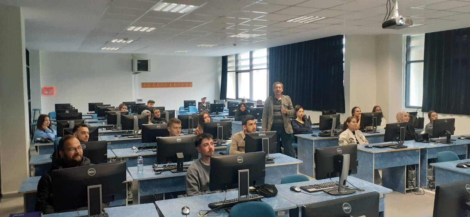 30 Eylül 2025 tarihinde İşletme Yönetimi Programı Öğrencilerimize Kalite Bilinci ve Yönetimi Etkinliği Düzenlendi