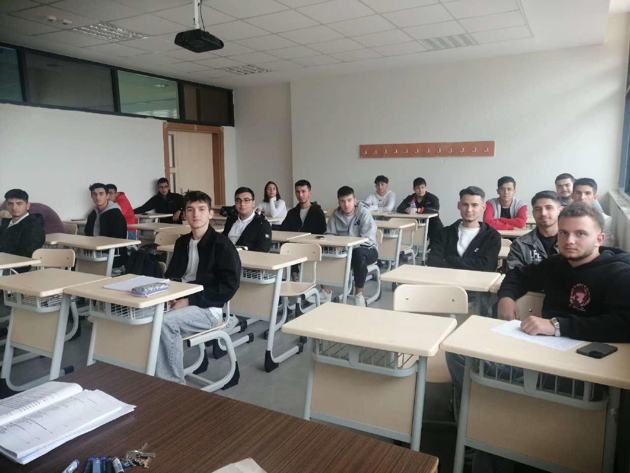 Danışman Öğretim Elemanları Öğrencilerle Danışmanlık Toplantıları Düzenledi