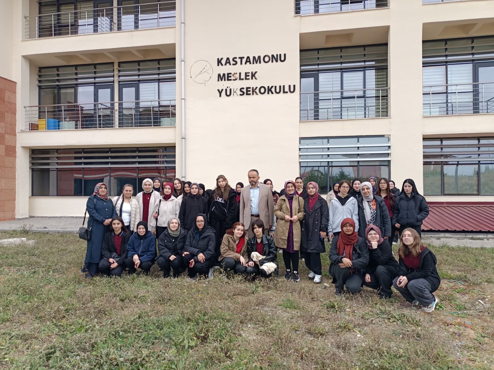 Anadolu Kız İmam Hatip Lisesi Öğrencilerinden Yüksekokulumuza Ziyaret