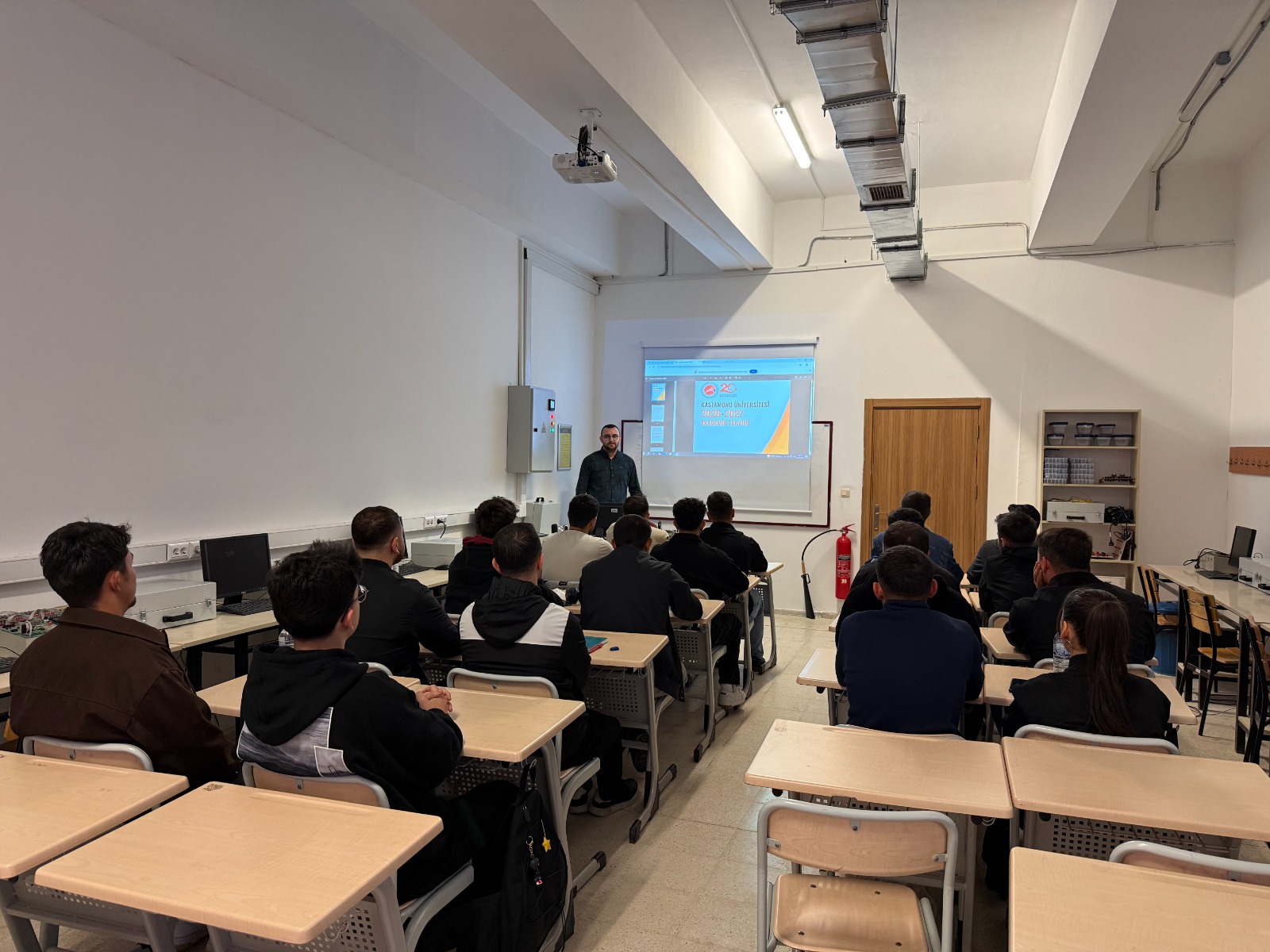 Elektronik Teknolojisi Programı Öğrencilerimizin Oryantasyon Eğitimleri Tamamlandı
