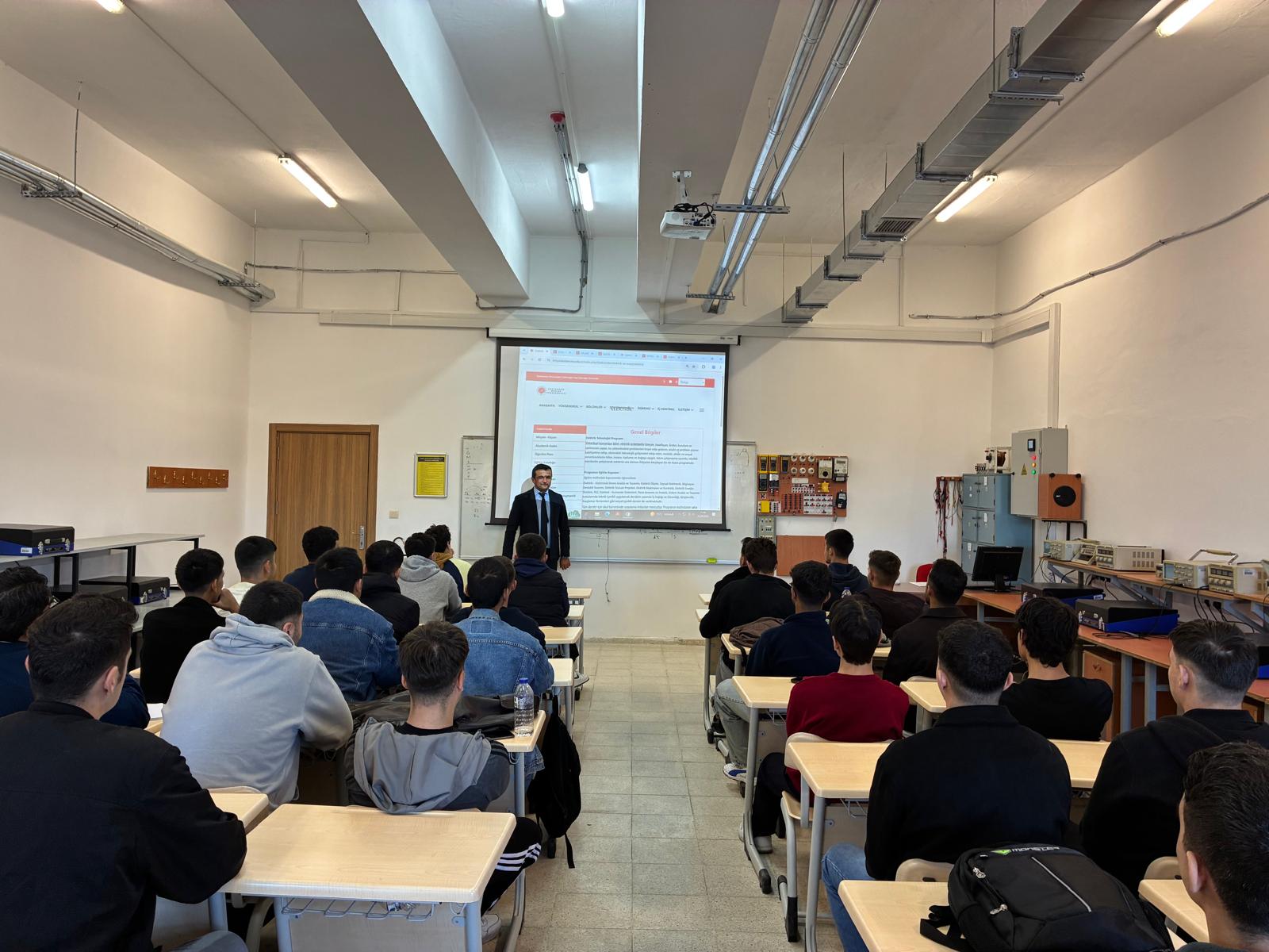 Elektrik Programı Öğrencilerimizin Oryantasyon Eğitimleri Tamamlandı